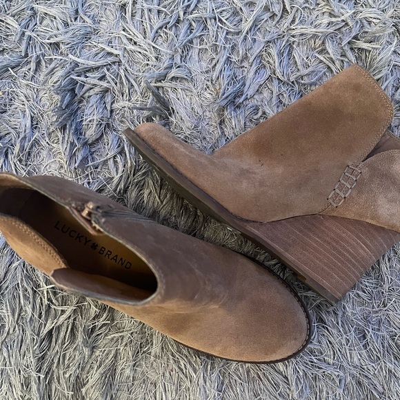 Lucky Brand Sz 8.5 brown wedge bootie Pre Owned - Picture 6 of 8